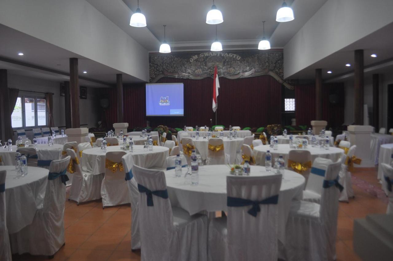 Dewi Sinta Hotel&Restaurant By WizZeLa Tanah Lot Exterior foto